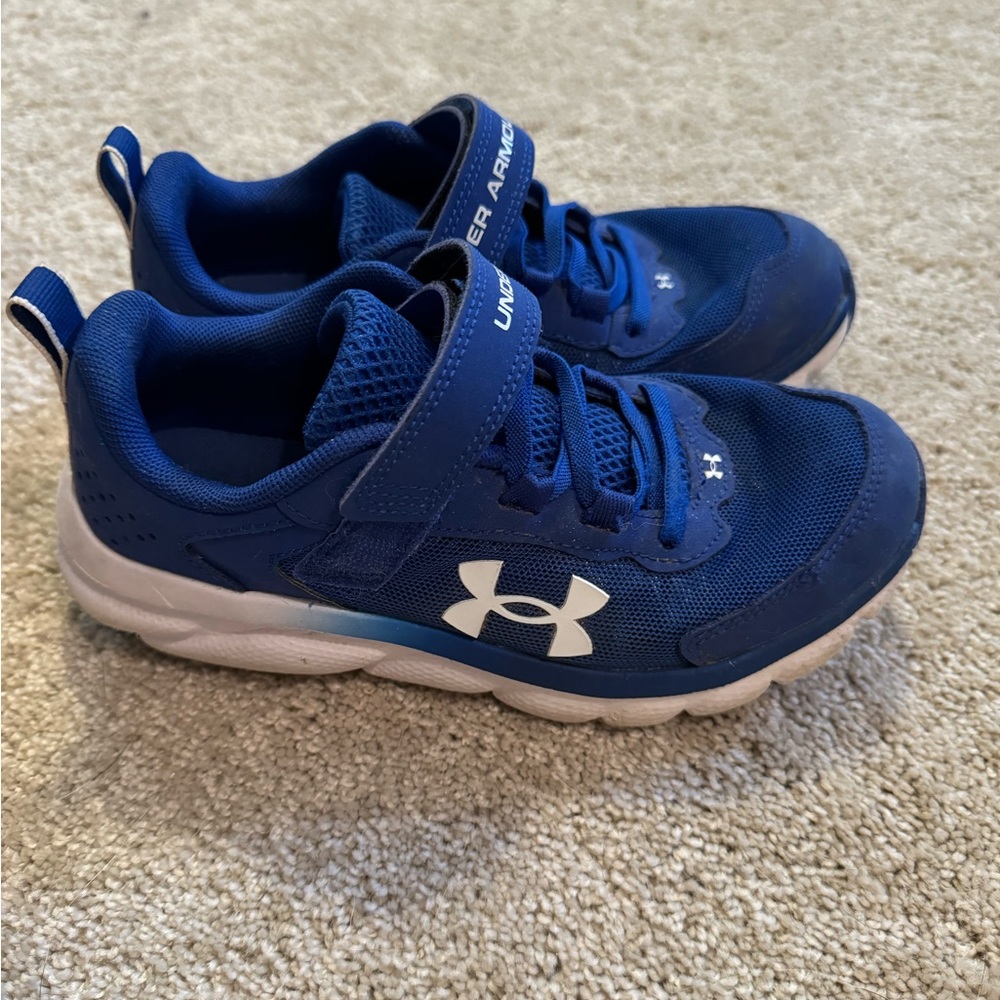 Boys Under Armour shoes